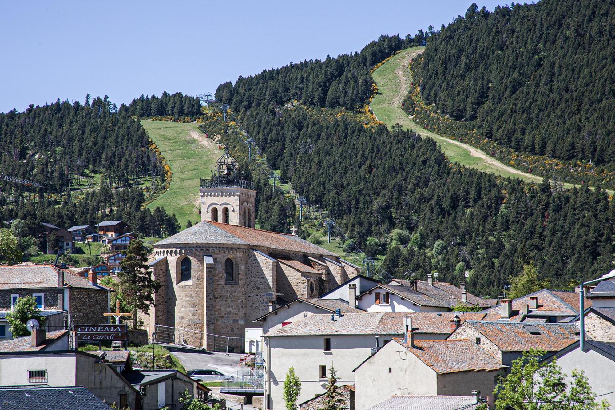 Soulazene - Station De Ski Accessible A Pied Les Angles  Esterno foto